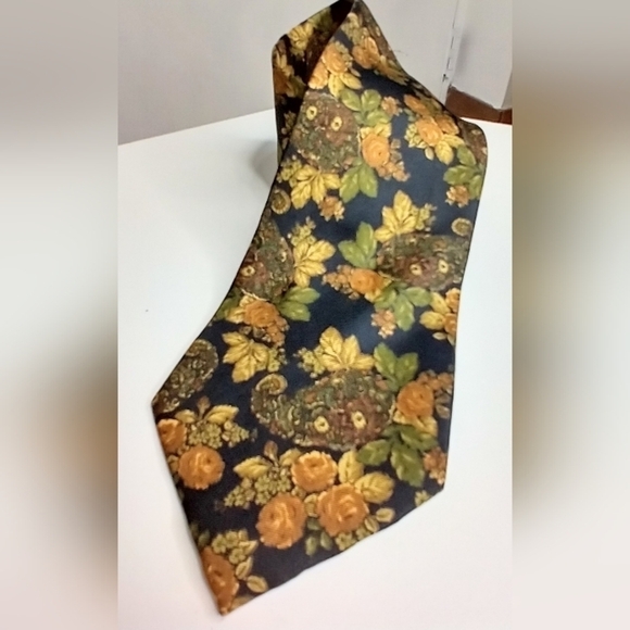 PIERRE BALMAIN SILK TIE - Picture 5 of 8